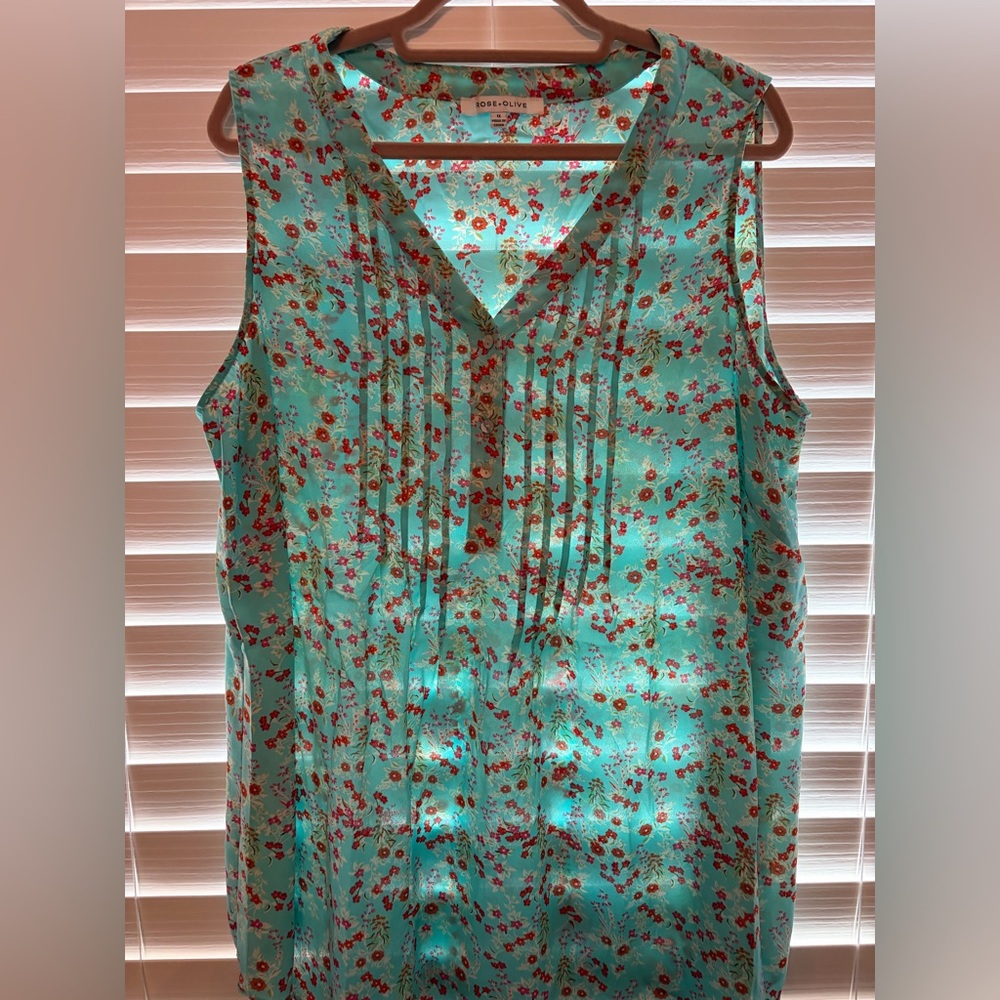 Women’s Rose & Olive Floral Blouse/Tank